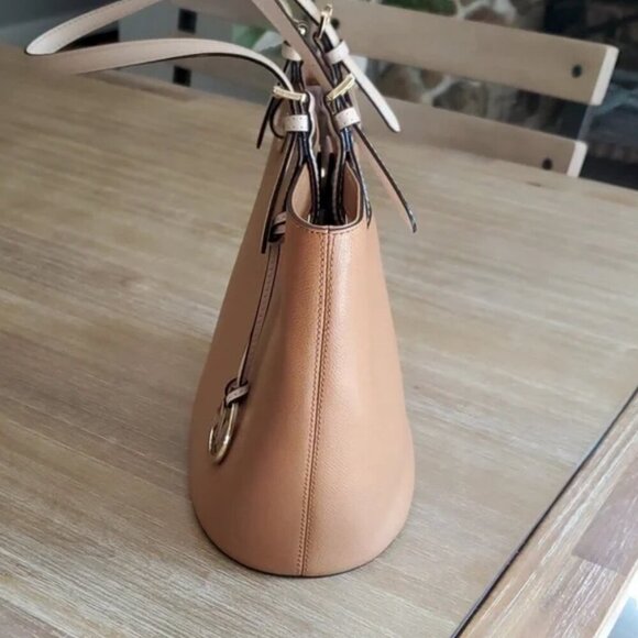 NWOT MICHAEL KORS Camel/Tan Jet Set Medium Tote w/6 pockets - Picture 3 of 11